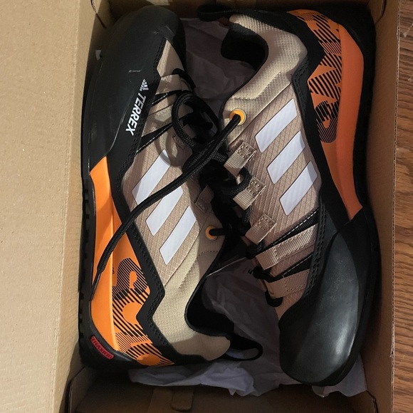 Adidas Terrex Tan and Black Outdoor Shoes *make offers* - Picture 8 of 9